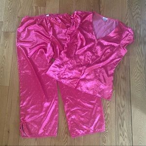 🖤3/$25 Silky Pajama Set— Capris Hot Pink 2 piece